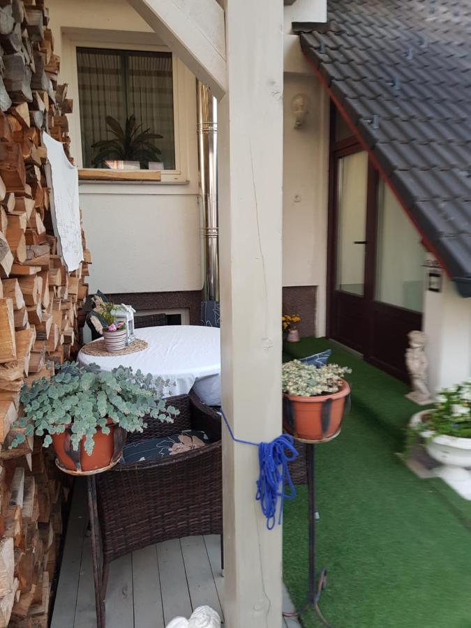 Mama'S House Vandrarhem Cerklje na Gorenjskem Exteriör bild