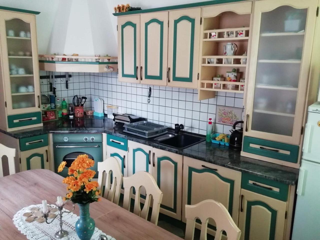 Mama'S House Vandrarhem Cerklje na Gorenjskem Exteriör bild